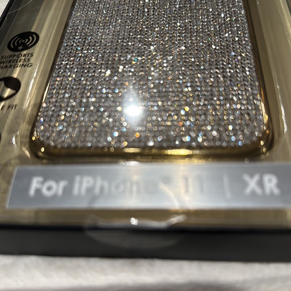 SARINA BLACK LABEL iPhone 11/XR CASE with Silver Glitter Back. - Picture 2 of 4